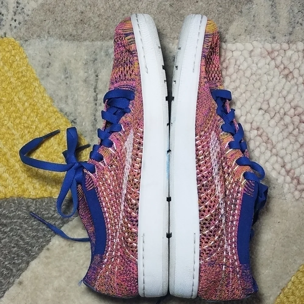 Nike Knit Tennis Shoes Sneakers 8